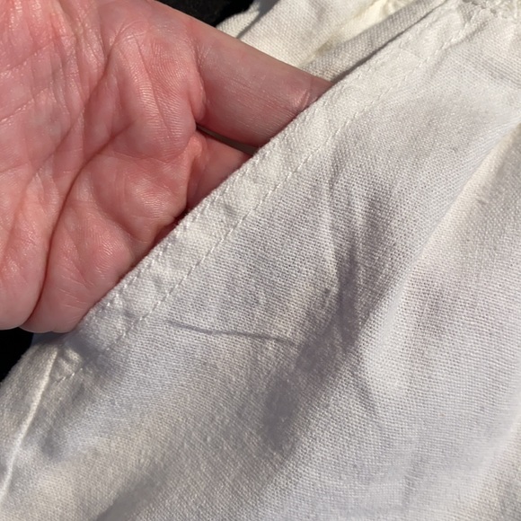 Linen Elastic Smocked Waist Capri Pants - Picture 7 of 8